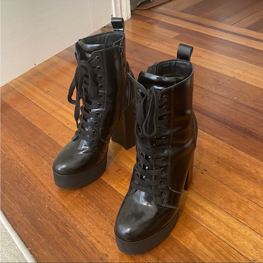 Steve Madden leather platform boots size 7